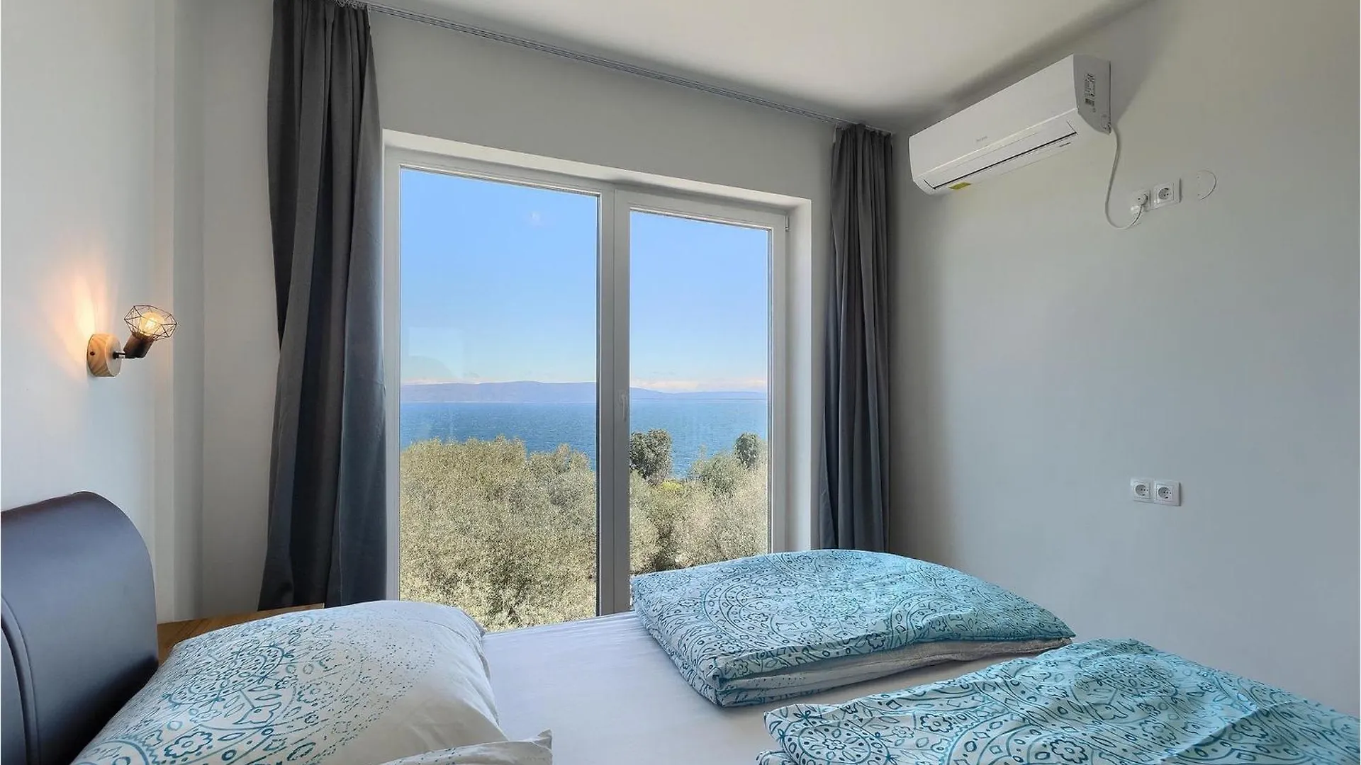 Holiday home Villa Tata Ravni