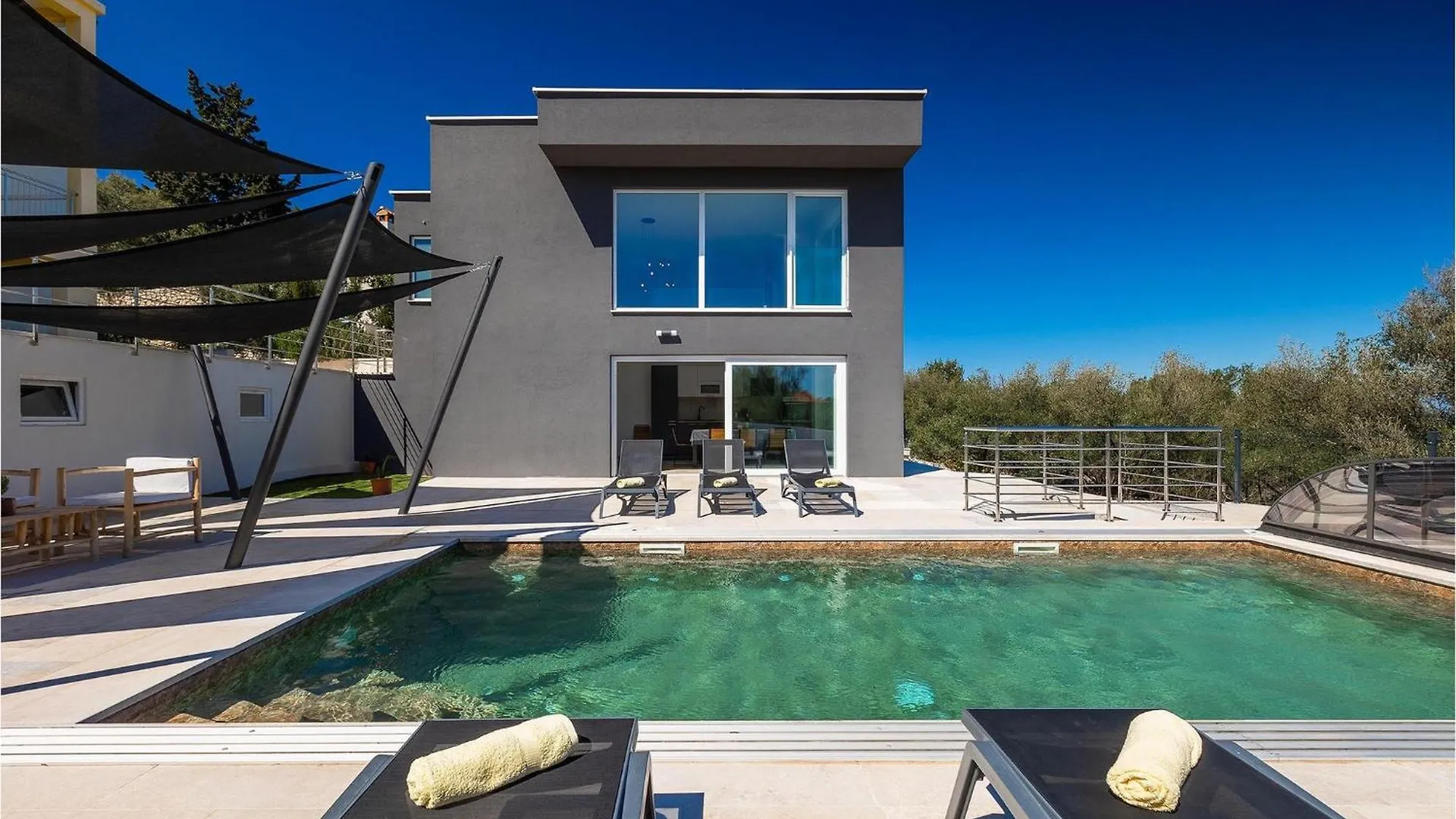 Holiday home Villa Tata Ravni