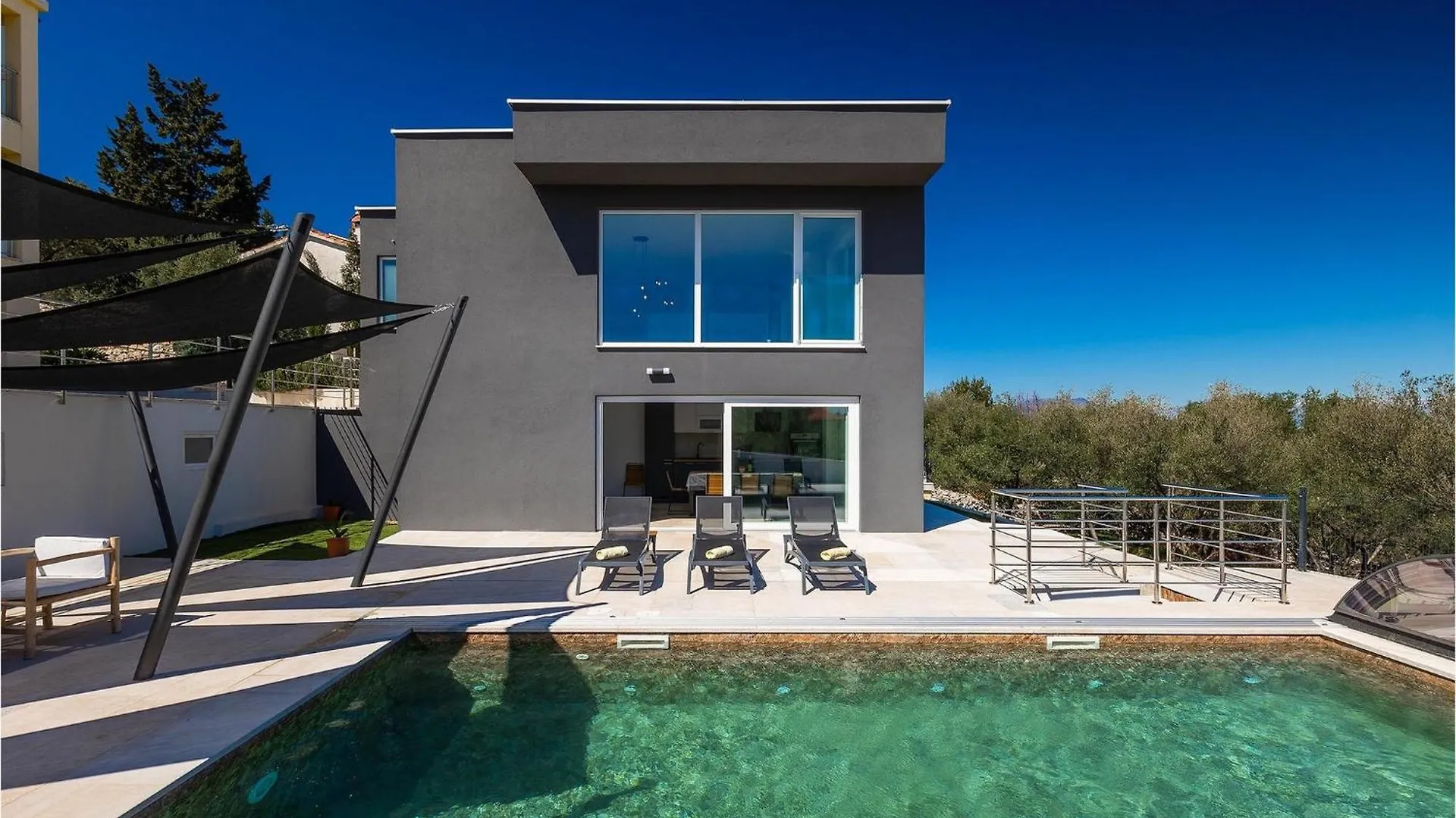 Villa Tata Ravni 0*,  Croatia